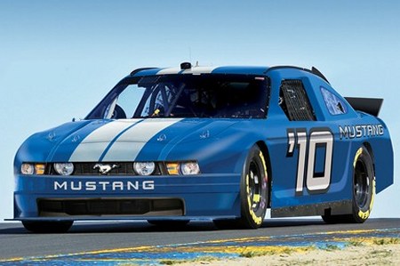 Nascar on Ford Mustang New Face Of Nascar 2010   Modernracer Cars   Commentary